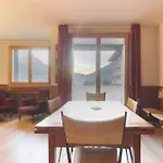 Les Pecles Mt Blanc - Center * Chamonix